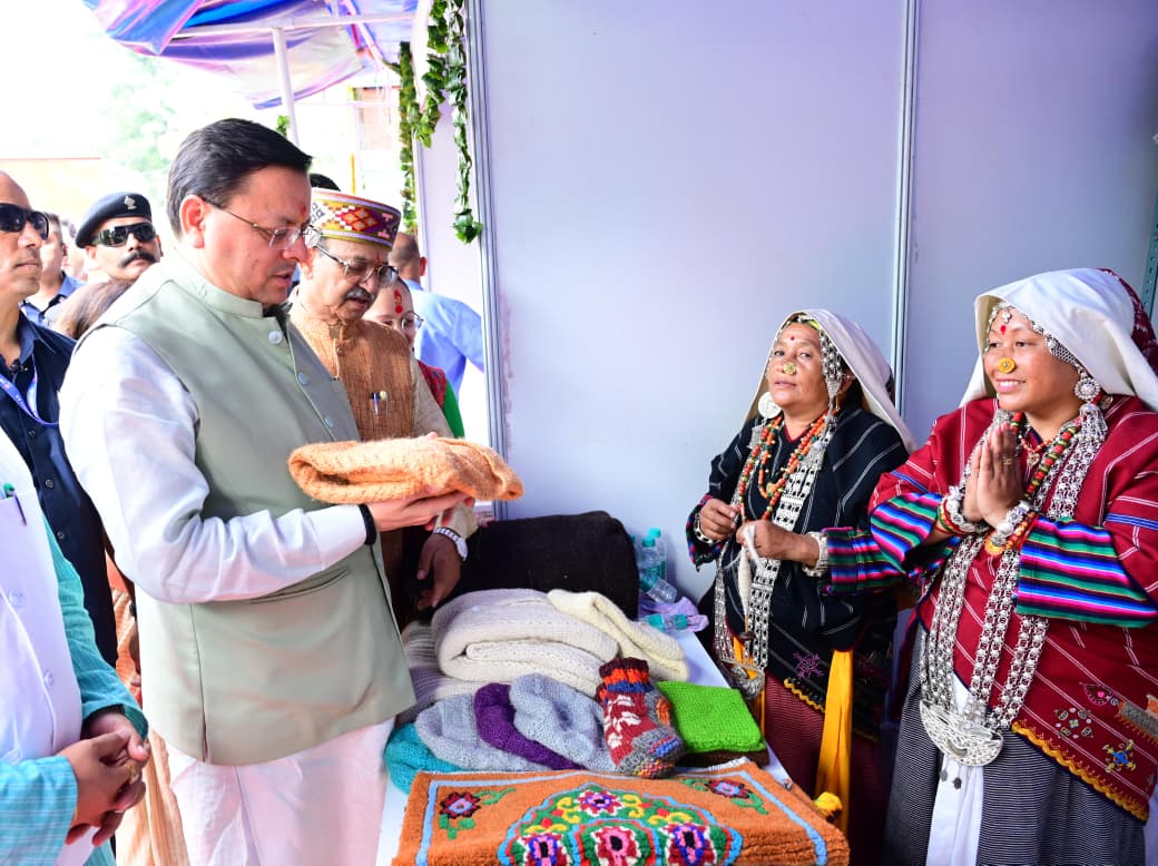मुख्यमंत्री धामी ने किया उत्तराखंड हथकरघा एवं हस्तशिल्प विकास परिषद द्वारा आयोजित कार्यक्रम में प्रतिभाग